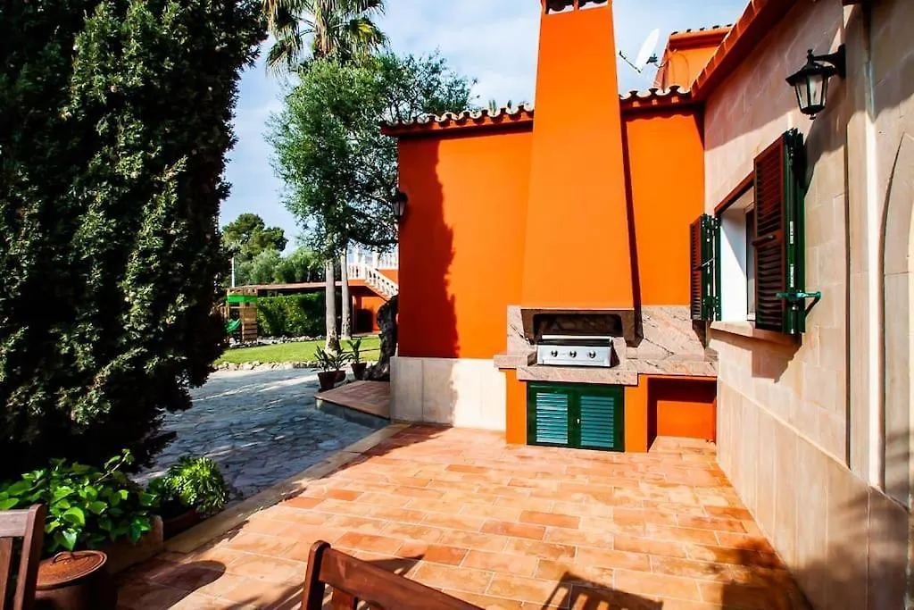 Large 4 Bed Villa With Own Garden, Pool & Hot Tub Cala Murada  0*, Cala Murada (Mallorca) Spain